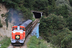 ディーゼル機関車の画像